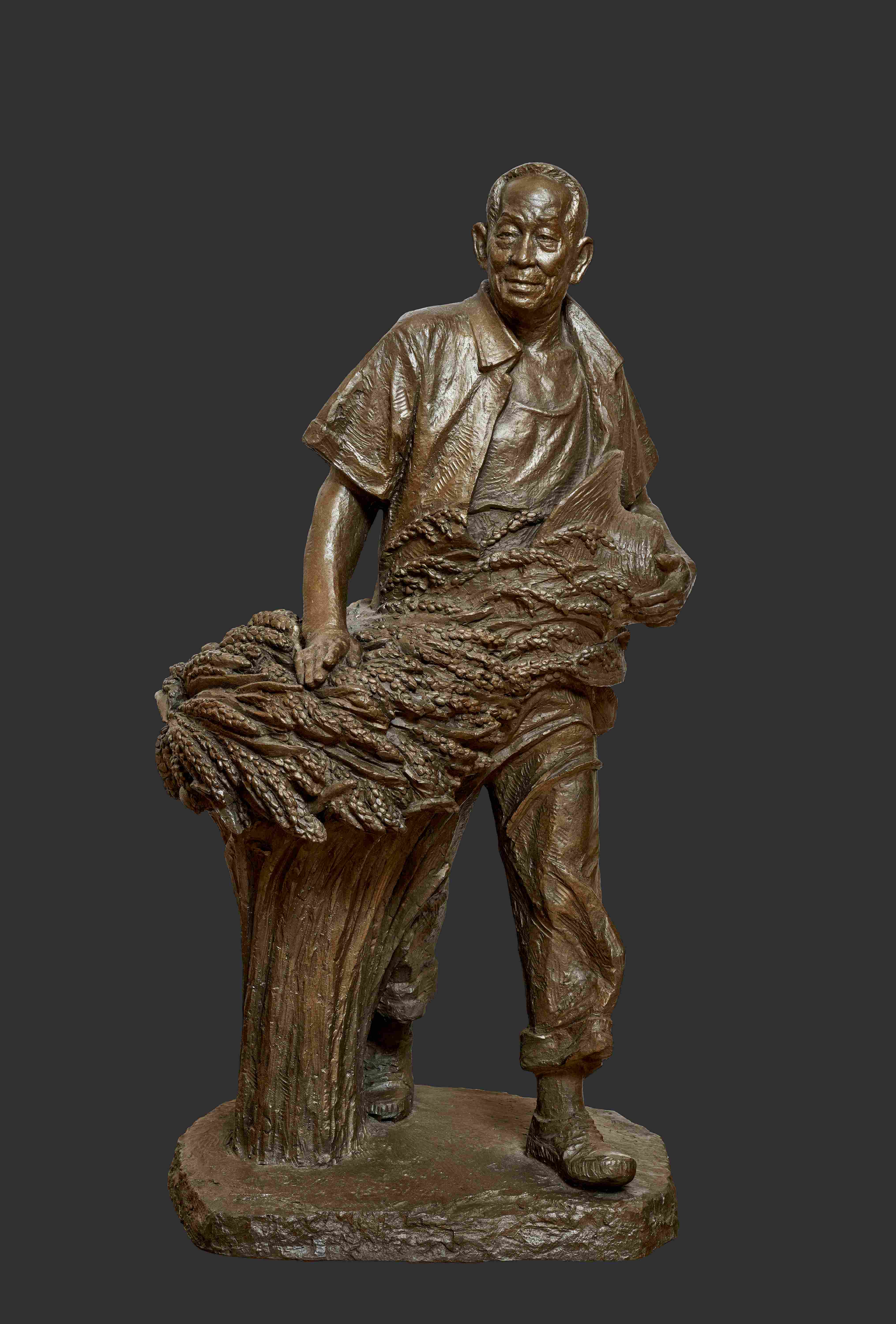 6喜看稻菽千重浪,最是风流袁隆平 项金国 雕塑 52×35×95cm 2022年