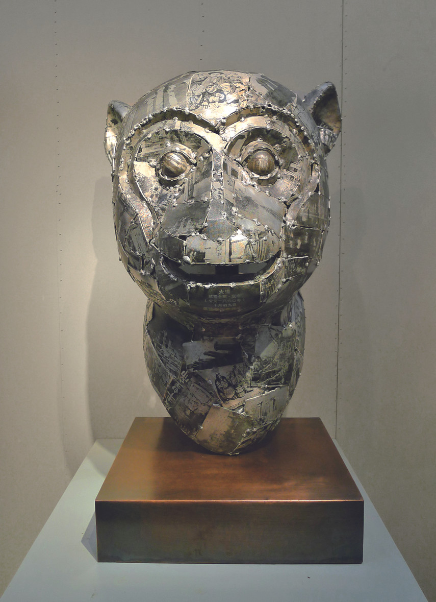 5.宗涛《目击者》100×60×60cm雕塑2011年(入选文旅部主办的第十届中国艺术节全国优秀美术作品展)