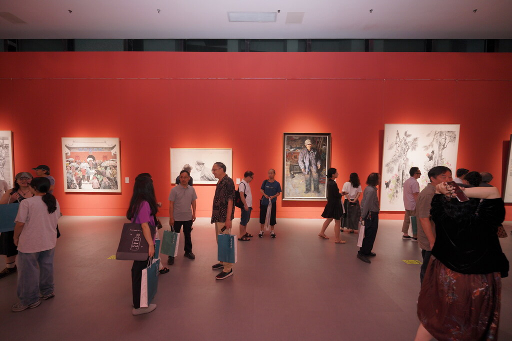 嘉宾观展2
