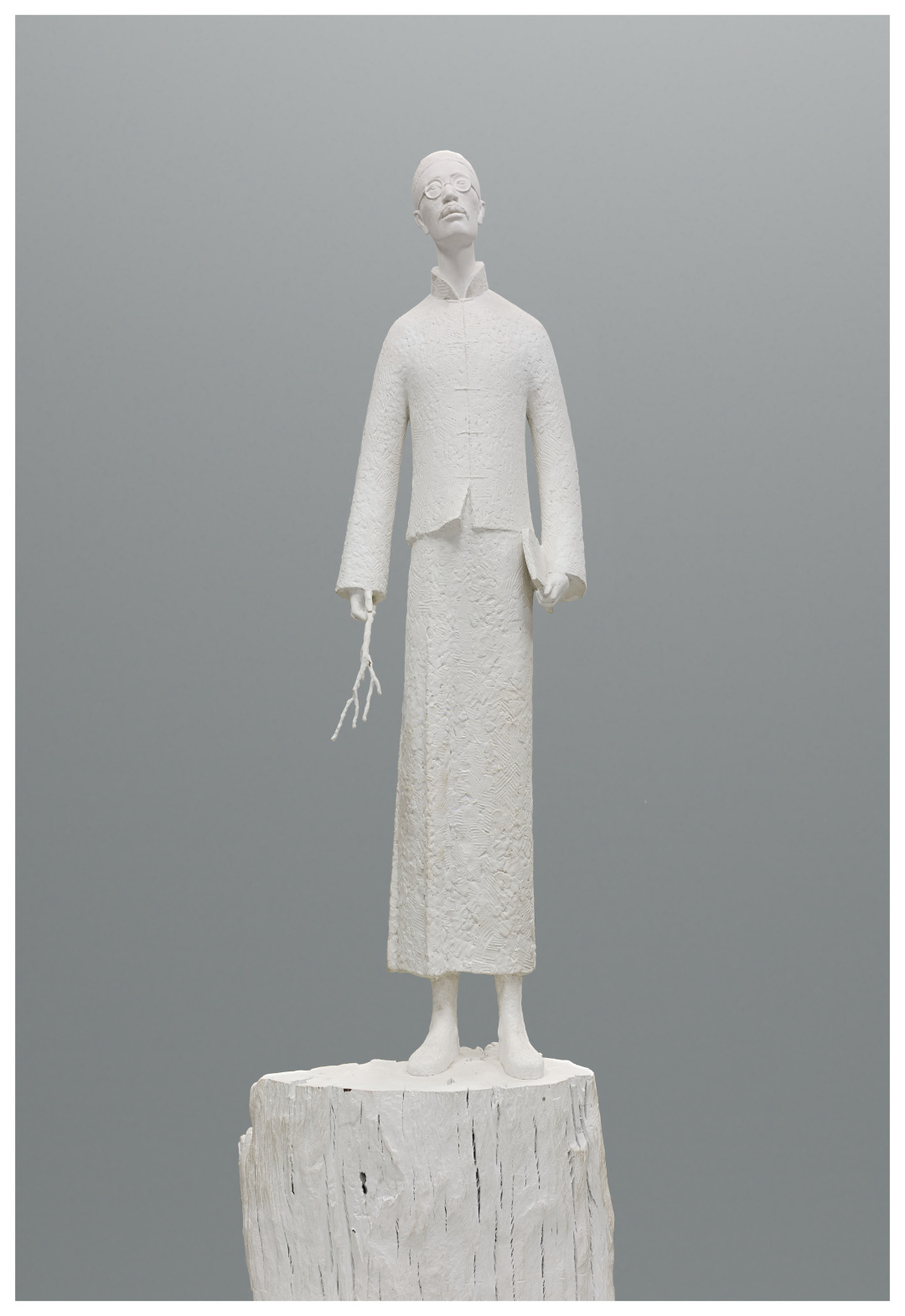 《最是人间留不住，朱颜辞镜花辞树——国学大师王国维》张朤 100×26×18cm 雕塑